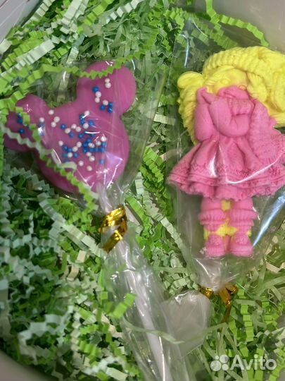 Шоколадные фигурки , леденцы