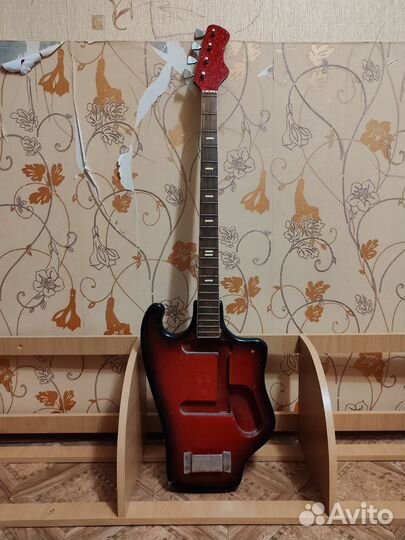 Электрогитара бас Урал