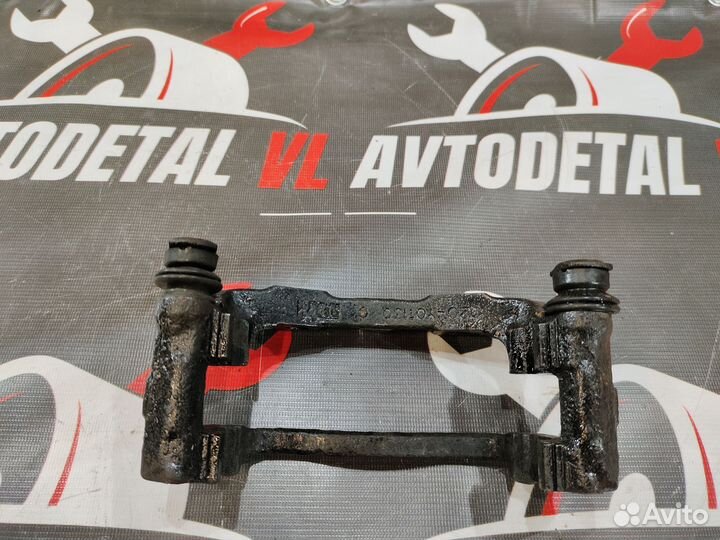 Скоба суппорта передняя левая Citroen c3