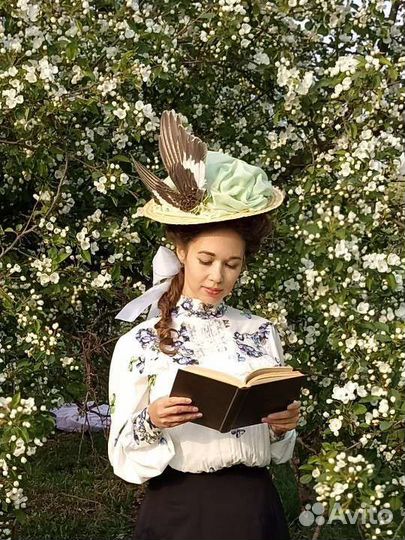 Декор из перьев для исторической шляпы