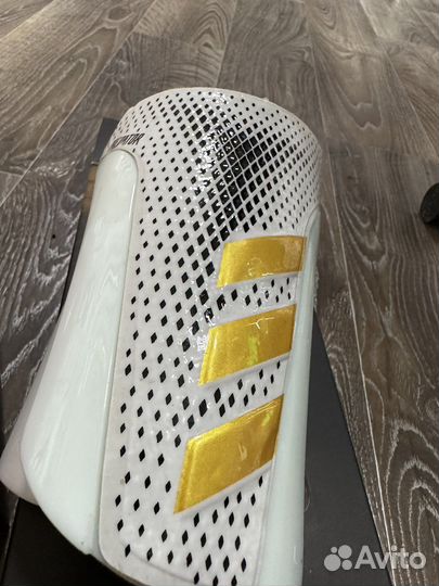 Футбольные щитки