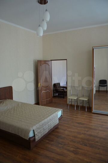 3-к. квартира, 100 м², 2/2 эт.