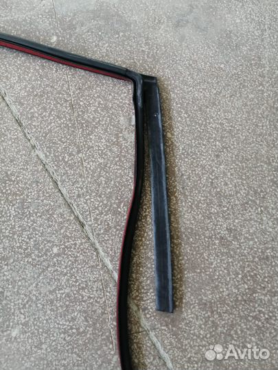 Уплотнитель двери задней LH Audi Q7 2005 4L0839911