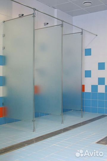 Перегородки из стекла в душевую под ключ