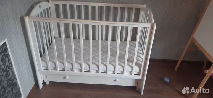 Детская кроватка