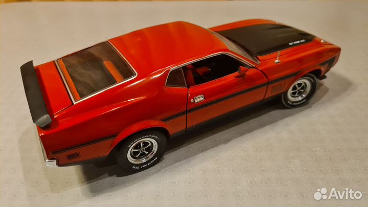 Коллекционная модель 1/18