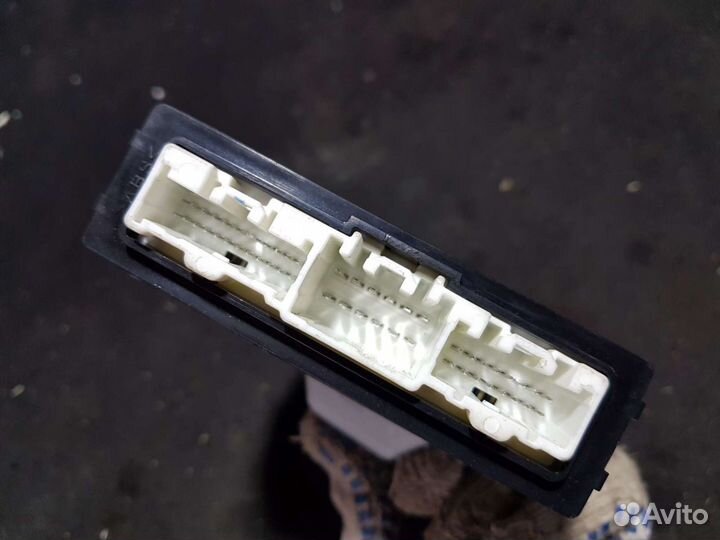 Блок управления дверьми Mazda CX-7 (2006-2012)