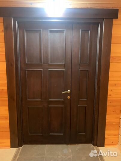 Дверь входная двухстворчатая