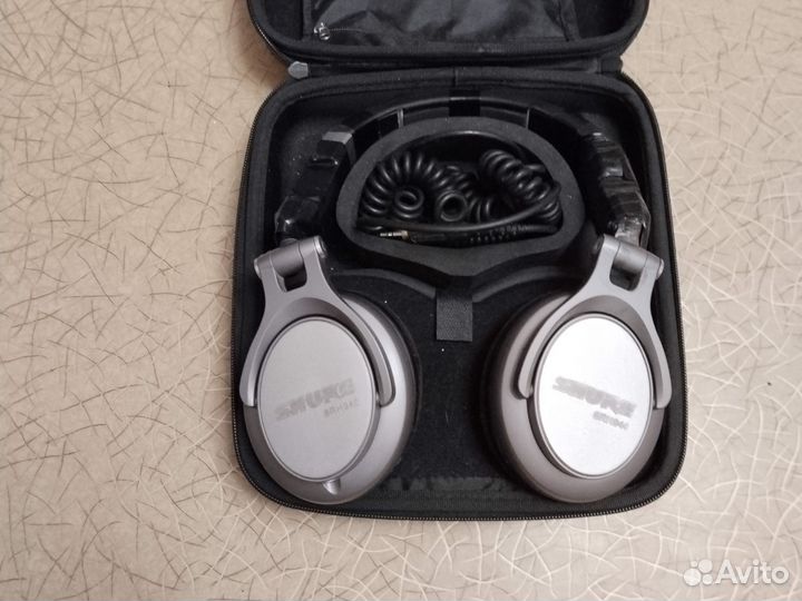 Проводные наушники shure