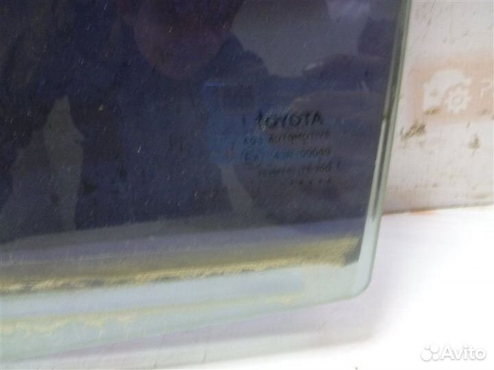 Стекло двери заднее левое Toyota Camry ASV50