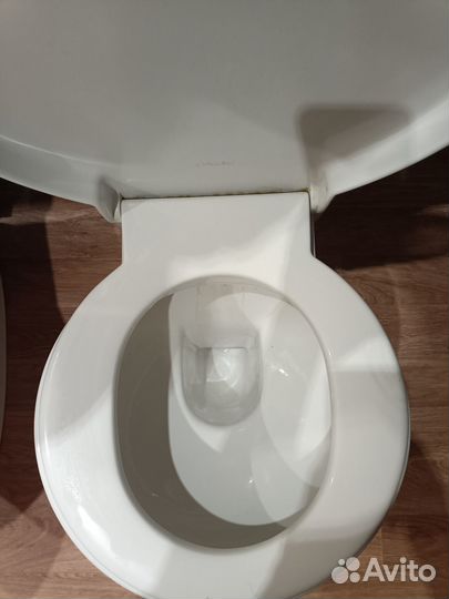 Унитаз с бачком