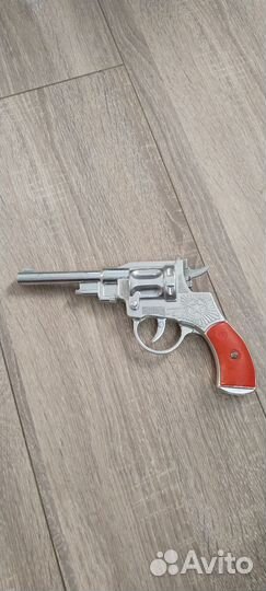 СССР револьвер игрушка на пистонах