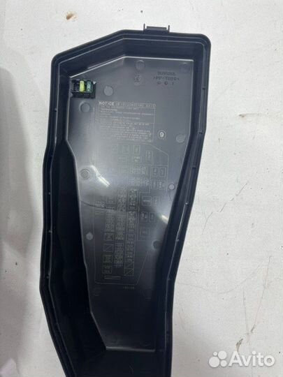 Корпус блока предохранителей передний левый Toyota