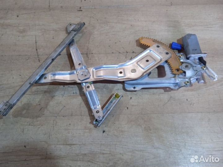 Стеклоподъемник электрический задний правый Subaru