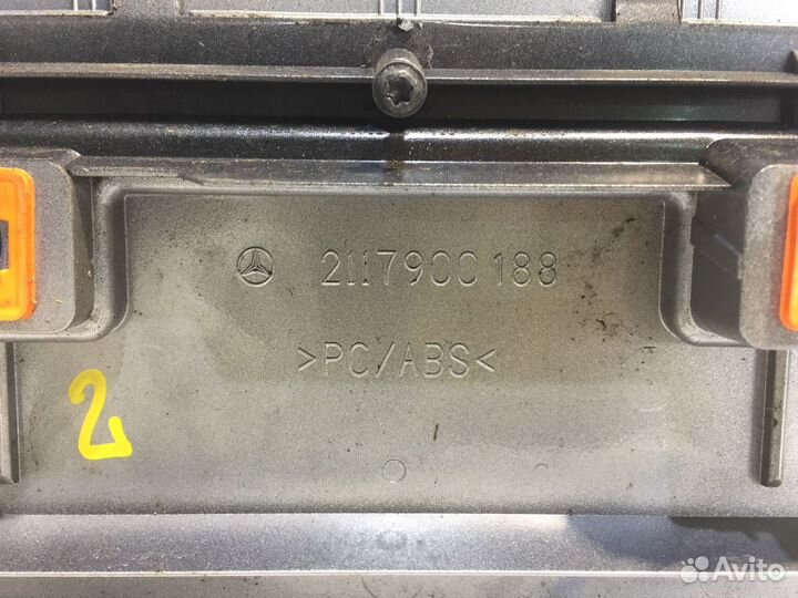 Мерседес E-Класс Спойлер крышки багажника