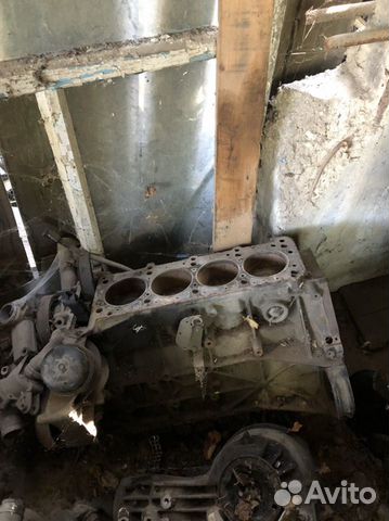 Низ двигателя Мерседес с202 1.8 w202