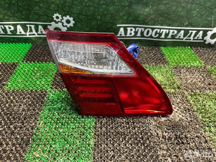 Фонарь в крышку багажника левый Lexus Ls460