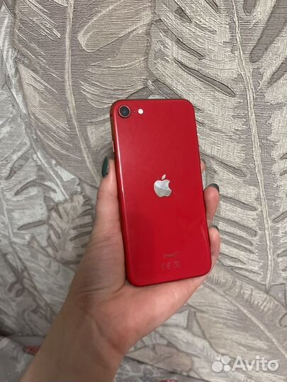 Телефон iPhone se 2020