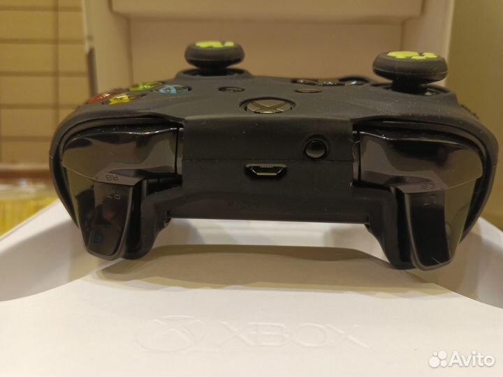 Геймпад на xbox one s