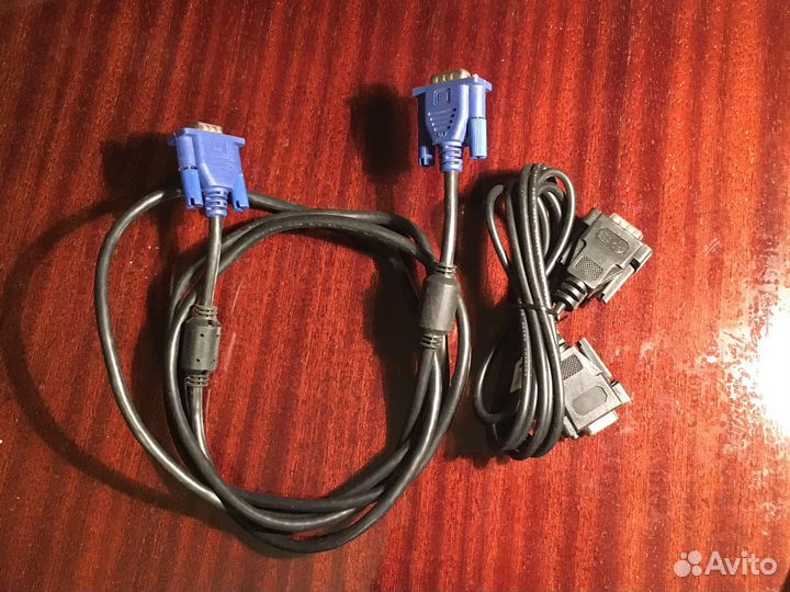 VGA кабель для связи монитора и компьютера