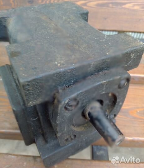 Угловой редуктор понижающий