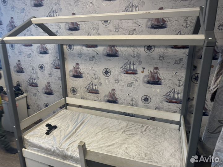 Кровать домик