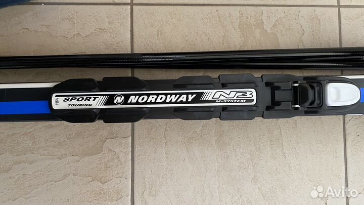 Лыжи и ботинки