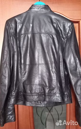 Кожаная куртка 48 женская