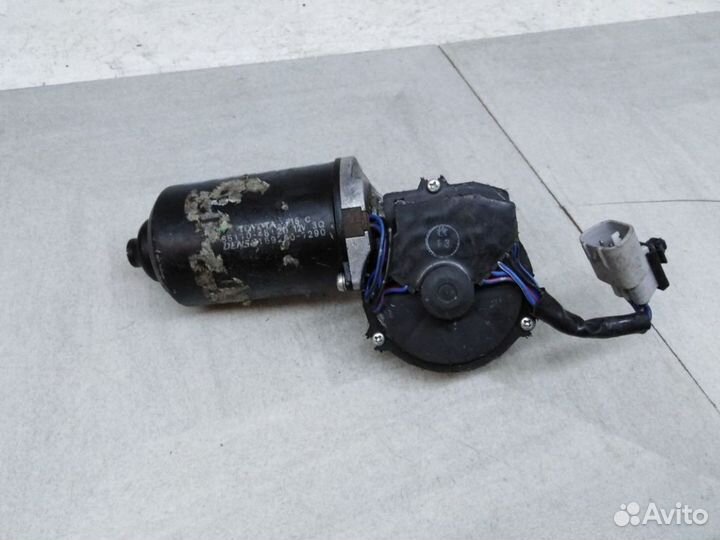 Моторчик стеклоочистителя передний 8511048120