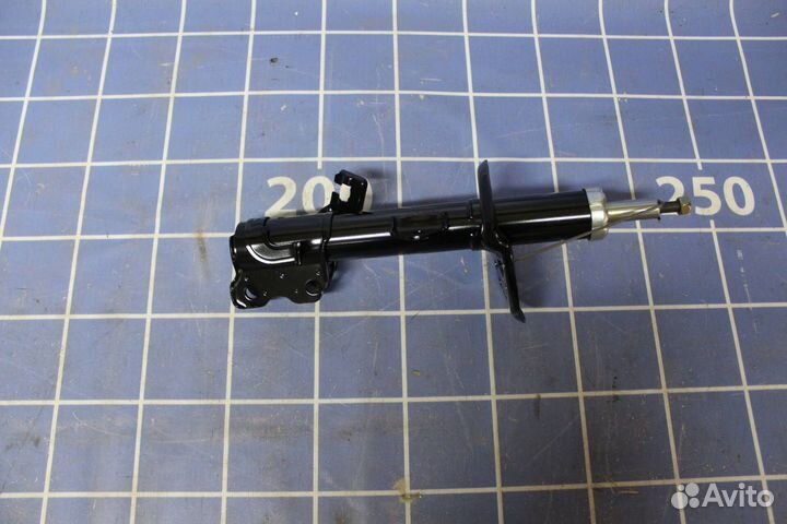 Амортизатор передний правый Nissan Juke F15