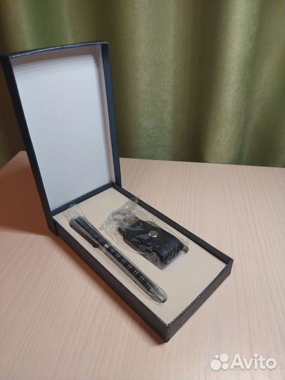Подарочный набор флешка и ручка новый