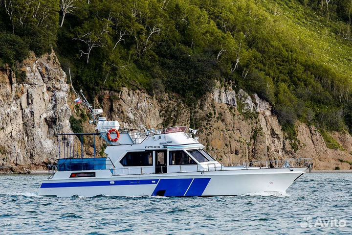 Скалы Три брата, остров Старичков, Бухта Русская