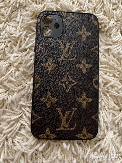 Чехол на iPhone 11