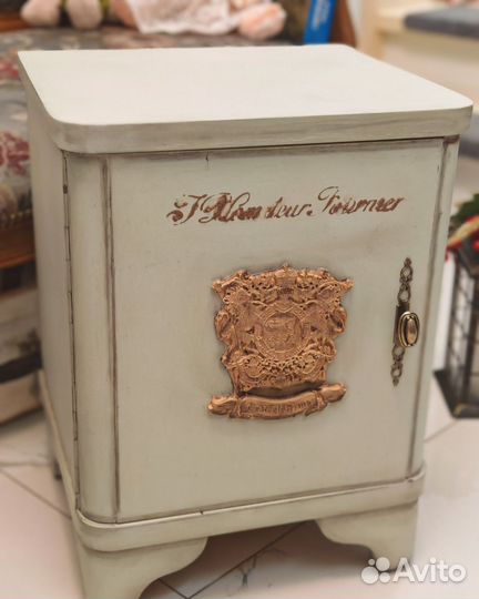 Тумбочка прикроватная дерево