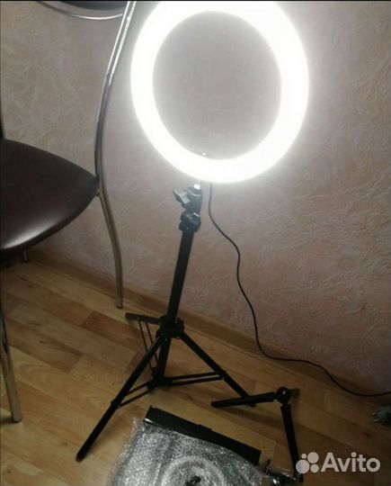 Кольцевая лампа 26 +штатив +тринога