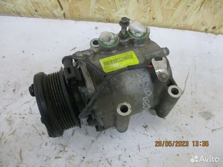 Компрессор кондиционера Форд Фиеста мк5