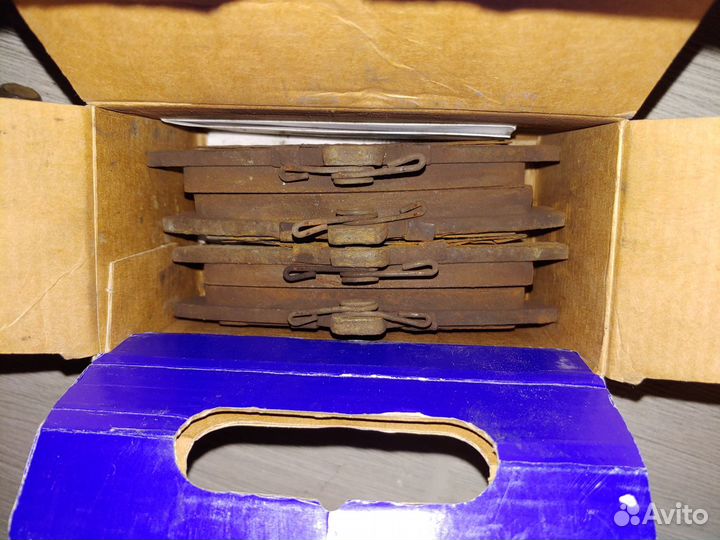 Тормозные колодки передние для volvo s40 1997г.в