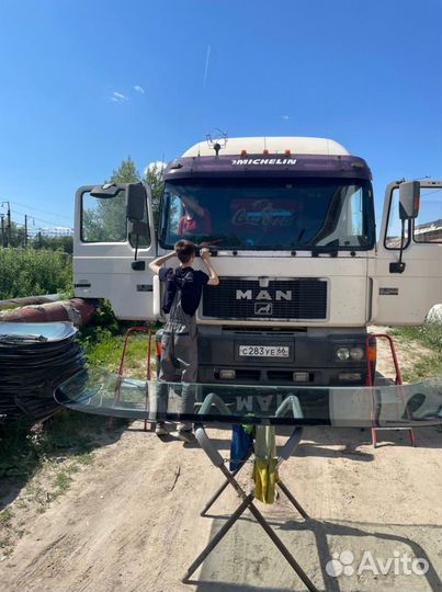 Лобовое стекло MAN F90 Large