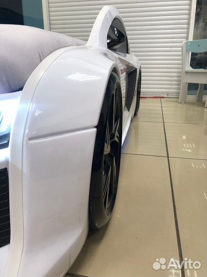 Кровать-машина Ауди белая