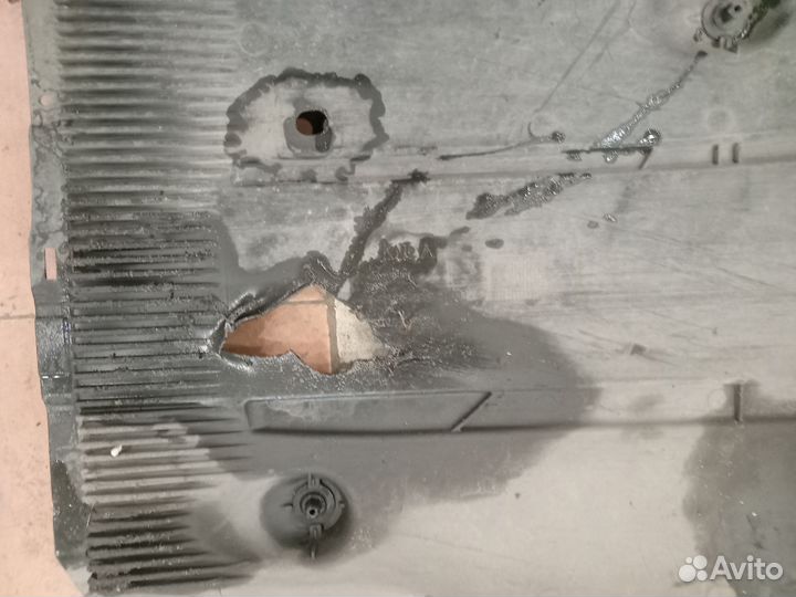 Защита днища левая skoda Oktavia А7