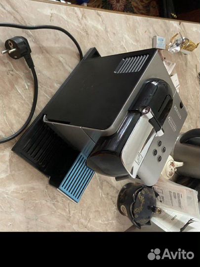 Кофемашина delonghi