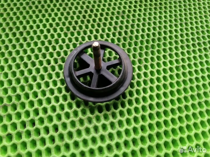 Крепление запаски Киа Маджентис 1