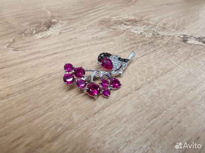 Серебряная брошь