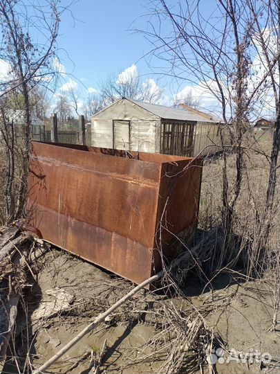 Бак для воды железный