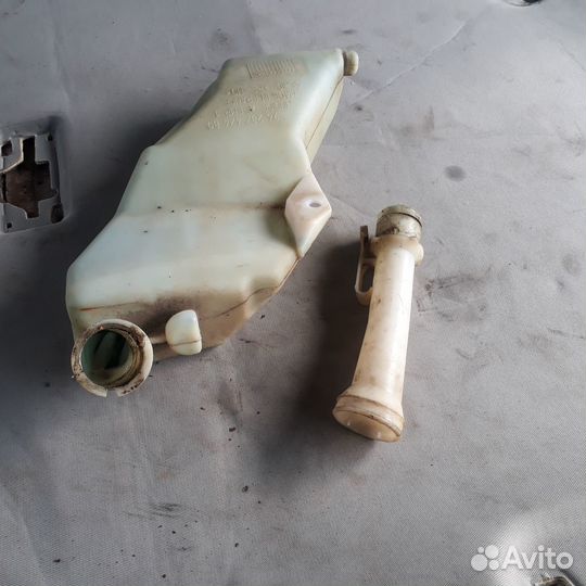 Бачок стеклоомывателя Пежо 206