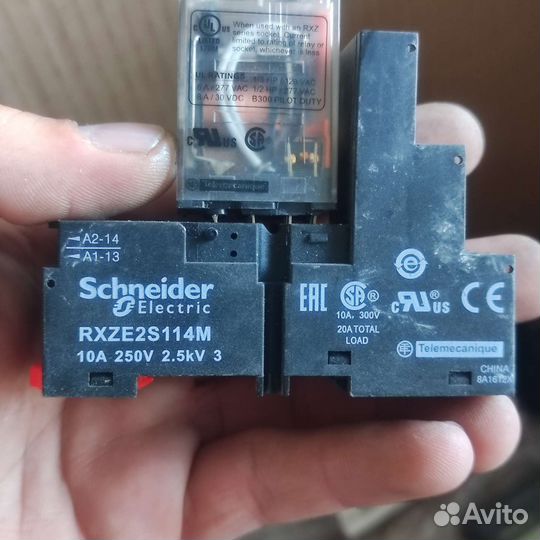 Реле без фиксации Schneider Electric