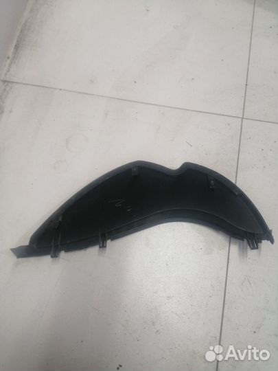 Накладка декоративная лев на торпедо Lancer X