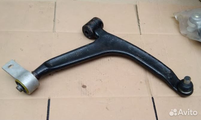 Рычаг передний нижний peugeot partner левый