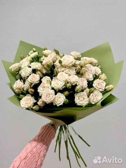 Букет кустовых роз L