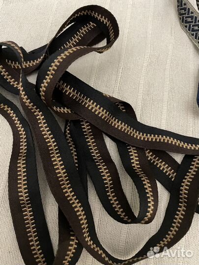 Пуговицы, нашивки, ленты